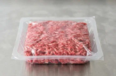 Simple Truth Ground Beef, 90% Lean, in its packaging.